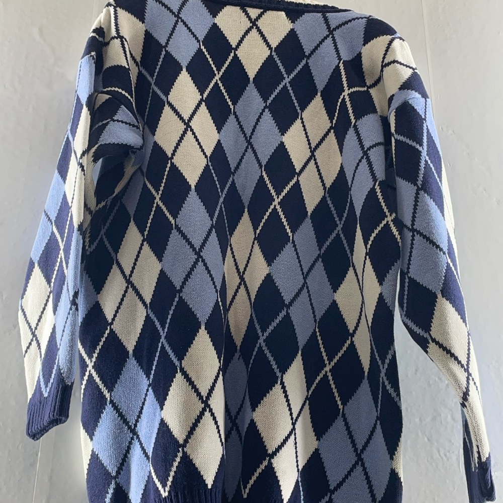 Delia McKain V Neck Argyle Plaid Navy and light Blue White long sleeves sweater